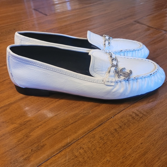 Authentic Chanel Moccasins Women's Loafers Size 38.5 White Leather - Picture 5 of 14